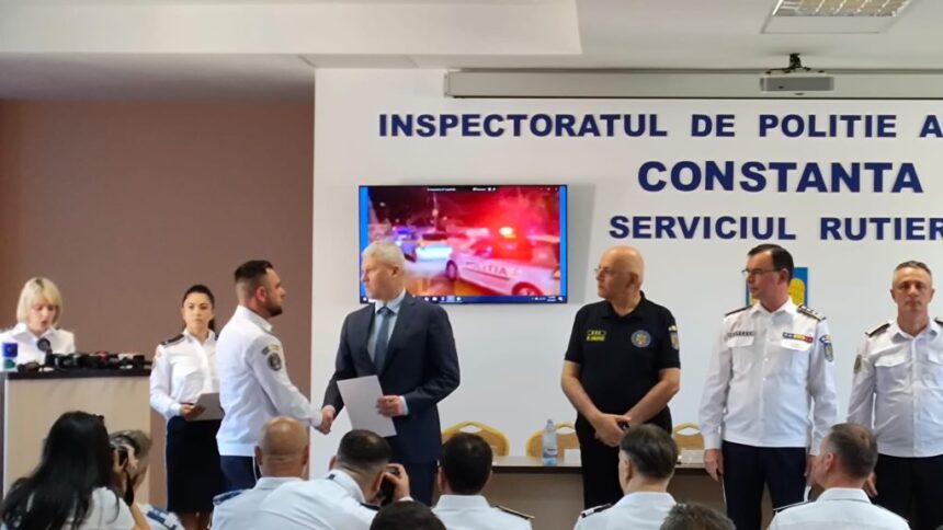 Capturi din Mai: Premii înmânate de ministrul Predoiu, inclusiv polițistul ce a reținut criminalul din Cernavodă 1 galerie foto mai multe cadre mai premiate in prezenta ministrului predoiu printre ele politistul caruia i s a predat criminalul din cernavoda 68bad50f285c4