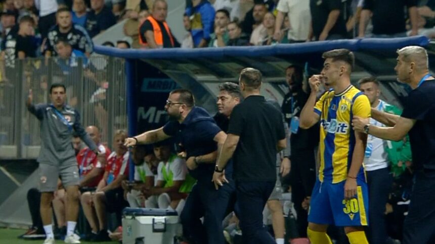 Spectacol fascinant pe "Ilie Oană"! Un reprezentant al Petrolului, cu sângele în clocot după o decizie controversată, s-a avântat spre arbitru! 1 galerie foto scene incredibile pe ilie oana un oficial al petrolului de neoprit dupa ce a vazut rosu a sarit la arbitru 68c8668ca0d59
