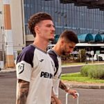 Tricolorii își iau zborul spre Cipru! Capturi de la aeroport cu echipa lui Lucescu 2 galerie foto tricolorii decoleaza spre cipru imagini cu elevii lui lucescu de pe aeroport 68bda61c33dc3