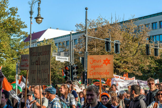 germanii pregatesc mitinguri pentru pace vineri la berlin si stuttgart niciodata apti de razboi 68daabd018ce0