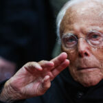 Giorgio Armani își va lua rămas bun luni, într-o ceremonie intimă alături de cei dragi. 3 giorgio armani va fi inmormantat luni ceremonie privata cu participarea membrilor familiei 68bdbff7dc3a4