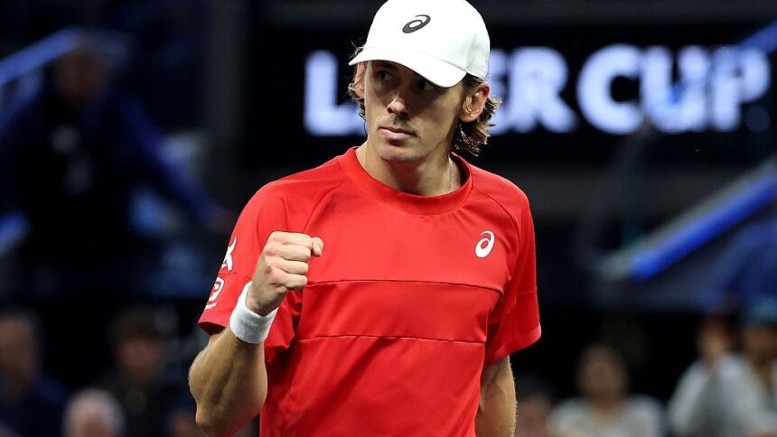 Umorul strălucit al lui De Minaur în fața lui Federer după o victorie impresionantă: „El a fost autorul manualului, eu doar l-am studiat!” 1 gluma geniala pe care de minaur a facut o in fata lui federer dupa o victorie uriasa el a scris manualul eu l am citit 68d005c0a3c9d