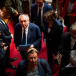 Francois Bayrou și echipa sa guvernamentală, respinși în votul de încredere: Macron se confruntă cu pierderea celui de-al patrulea premier în doar 20 de luni. 3 guvernul francez condus de francois bayrou a pierdut votul de incredere macron pierde al patrulea premier in decurs de 20 de luni 68bf26814ca77
