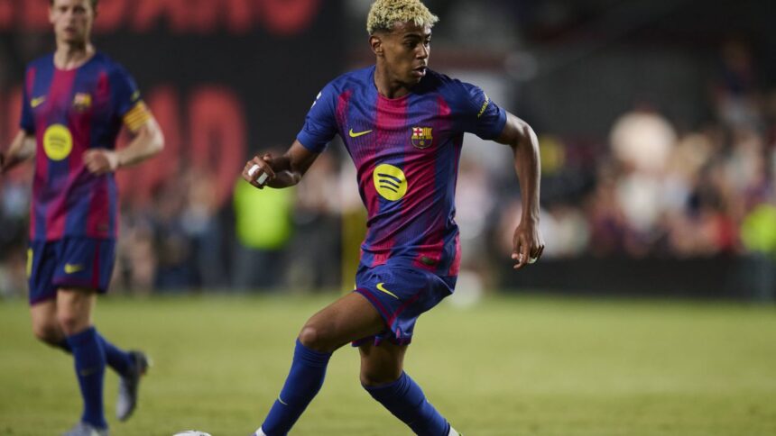 Hansi Flick, motiv de îngrijorare! Sănătatea lui Lamine Yamal înainte de startul Barcelonei în Champions League 1 hansi flick nu a luat foc degeaba starea lui lamine yamal inaintea debutului barcelonei in champions league 68c986f05324f