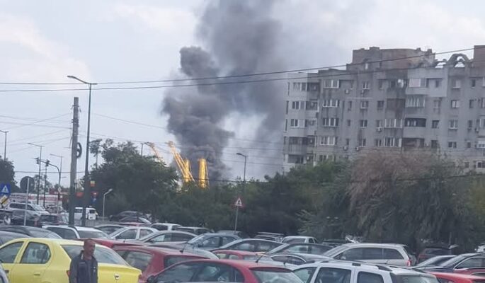 Flăcări devastatoare într-o navă aflată în reparație la Șantierul Naval Constanța 1 incendiu violent la o nava aflata la reparatii in santierul naval constanta 68dbd980cc1a7