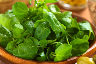 ingredientul minune din salata bogat in vitamina k protejeaza inima si ajuta la slabit 68d762ac80ad5