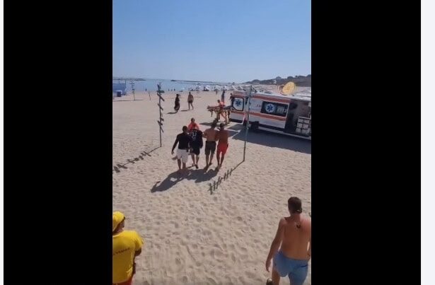 interventie de urgenta a salvamarilor din eforie dupa ce un turist a facut preinfarct 68b80170b0ae7