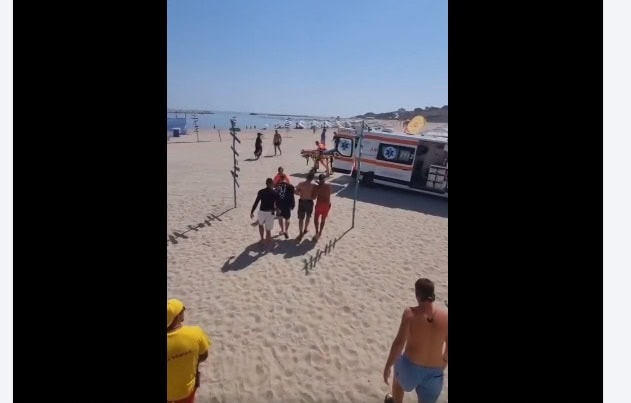 Salvatorii din Eforie în acțiune: Un turist în dificultate după un preinfarct! 1 interventie de urgenta a salvamarilor din eforie dupa ce un turist a facut preinfarct 68b80170b0ae7