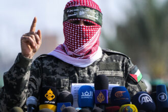 israelul sustine ca l a ucis pe omul mascat un simbol al miscarii hamas cine era abu obeida 68b53c5cc93a1