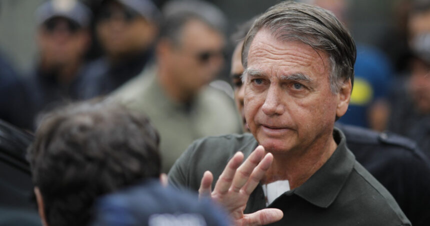 Jair Bolsonaro, spitalizat din cauza unor complicații severe: „sughitul persistent, vărsăturile și hipotensiunea” 1 jair bolsonaro internat un episod sever de sughit varsaturi si scaderea tensiunii arteriale 68c9cebdd014b