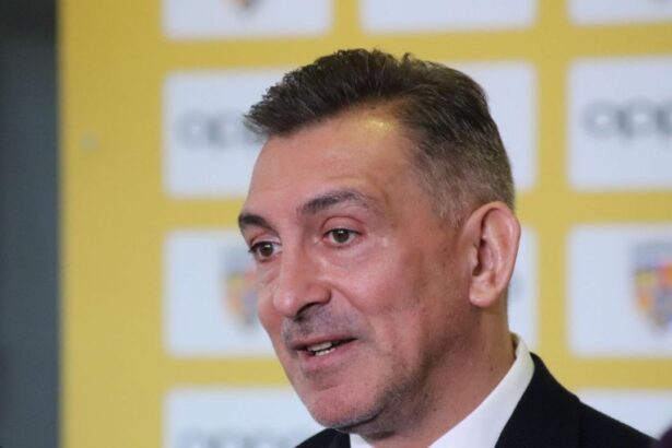 jucatorul din superliga care l a dat pe spate pe ilie dumitrescu e peste tot 68c912f580aff