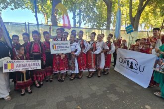 live foto video festivalul international al dansului cantecului si portului popular turco tatar organizat de udttmr la start 68baf1cb13d6d