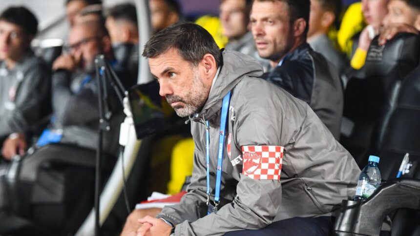 „Petrolul Ploiești întâlnește Dinamo: un duel pe teren, urmărește-l acum pe Sport.ro!” 1 live text petrolul ploiesti dinamo 0 0 acum pe sport ro start de meci 68c8550673d75