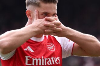 live video premier league duminica de vis aston villa fulham si newcastle arsenal live pe voyo 68d91996f25b6