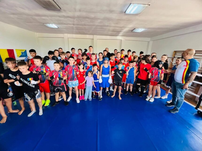 Echipa de box a județului Constanța, antrenată în noua sală din Cernavodă 1 lotul de box al judetului constanta format in moderna sala de la cernavoda 68bee214bd26c