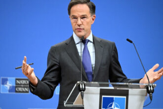 mark rutte spune ca nato nu si poate permite sa doboare dronele rusesti cu rachete scumpe nu e sustenabil invatam de la ucraineni 68d65f772c9c5