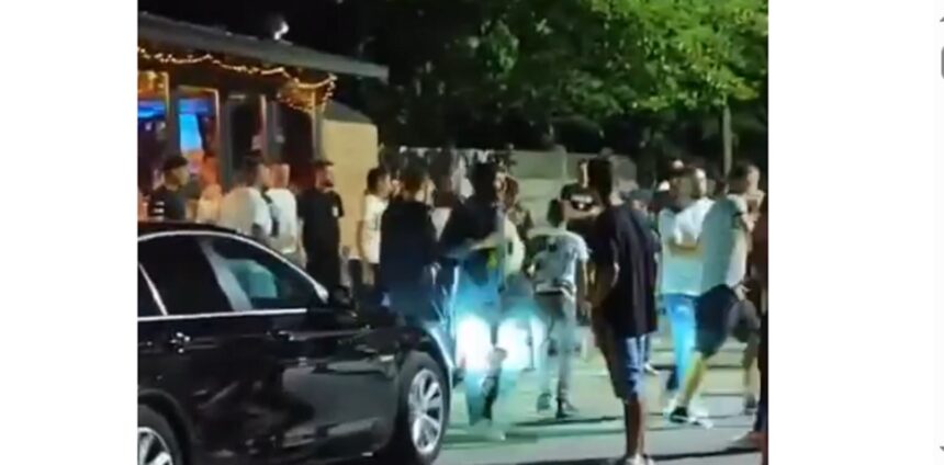 Mascații au intervenit în Clubul Eden din Ostrov, unde s-au desfășurat diverse controverse 1 mascatii au descins in club eden din ostrov unde au avut loc mai multe scandaluri 68d915fea726f