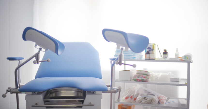 Un ginecolog de la Spitalul Filantropia, condamnat să achite 80.000 de euro unei paciente pentru punerea în pericol a vieții acesteia 1 medic ginecolog de la spitalul filantropia obligat sa i plateasca unei paciente 80 000 de euro pentru ca i a pus viata in pericol 68dbc525b53c6