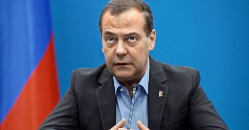 Medvedev avertizează populația Rusiei asupra pericolului unui conflict nuclear cu Europa: „Riscul unei tragedii catastrofale este mereu prezent” 1 medvedev ii pune in alerta pe cetatenii rusi privind un razboi nuclear cu europa intotdeauna exista riscul unui accident fatal 68da7072d5991
