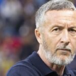 Mihai Stoica a explodat pe rețelele sociale: „Dacă atingi mingea cu mâna, nu se acordă lovitură de pedeapsă!” 3 mihai stoica n a rezistat si a rabufnit pe retelele sociale daca respingi mingea cu mana nu e penalty 68b53aeaa3c4d