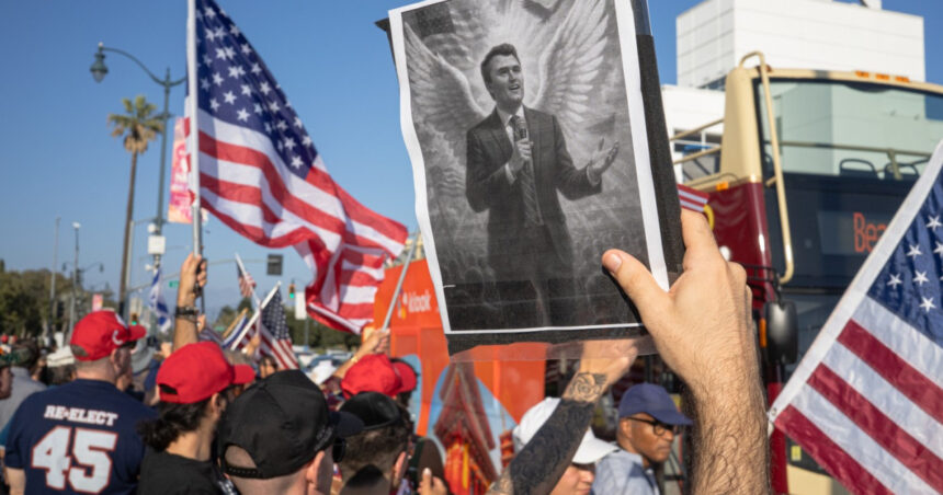 Tragedia lui Charlie Kirk adâncește diviziunile în America: Mii de oameni, țintiți pentru opiniile exprimate în mediul virtual. 1 moartea lui charlie kirk a divizat si mai mult america mii de persoane vanate pentru comentariile online 68c9067a424d9