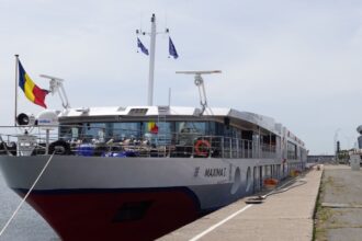 nava fluviala de pasageri maxima i escala in portul constanta turisti din germania si austria vor vizita atractiile culturale si istorice din municipiu 68d4ed6eaf36f