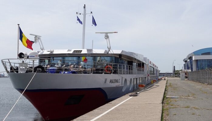 Vaporul de pasageri Maxima I, popas în portul Constanța 1 nava fluviala de pasageri maxima i escala in portul constanta 68d53e1f58ee1