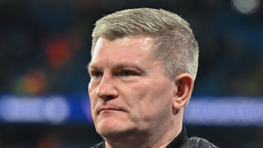 Știre de Ultimă Oră: Ricky Hatton, legendarul campion mondial la box, a trecut în neființă! Se pregătea pentru o revenire spectaculoasă în ring anul acesta. 1 news alert fostul campion mondial la box ricky hatton a murit urma sa revina in ring in acest an 68c6b2b391fe0