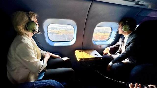 Nicușor Dan și Ursula von der Leyen: Întâlnire pe fregata Regele Ferdinand 1 nicusor dan cu ursula von der leyen pe fregata regele ferdinand foto 68b5b56269e2a