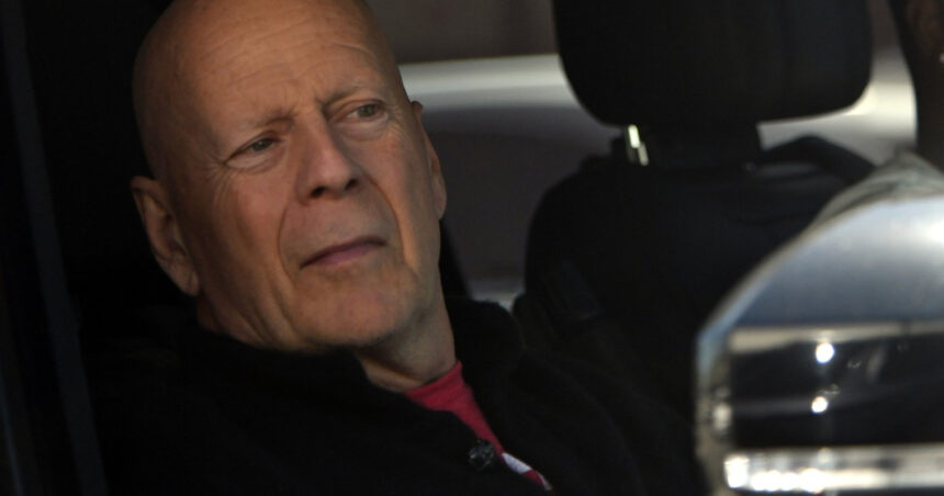 Detalii inedite despre sănătatea lui Bruce Willis: Soția sa dezvăluie că „funcționarea creierului său este afectată” 1 noi dezvaluiri despre starea de sanatate a lui bruce willis sotia actorului creierul lui cedeaza 68b955834892f