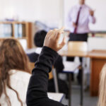 Reguli noi de îmbrăcăminte în școlile italiene: Ce nu mai este permis în clase și rațiunile din spatele acestei hotărâri 2 nou cod vestimentar in scolile din italia ce interzic autoritatile in salile de clasa si motivele care au dus la aceasta decizie 68caef67aa501