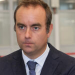 Sebastien Lecornu, noul premier al Franței, renunță la planul de a tăia două zile libere și dezvăluie strategia pentru adoptarea bugetului. 3 noul premier francez sebastien lecornu retrage propunerea de eliminare a doua zile libere si anunta strategia pentru a adopta bugetul 68c67c0763db5