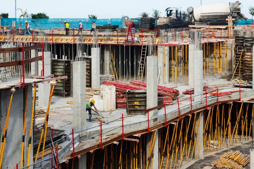 O companie din Ploiești dezvoltă un nou complex turistic în centrul vibrant al Costineștiului 1 o firma din ploiesti pune bazele unui nou imobil turistic in inima costinestiului 68c4e69d61242