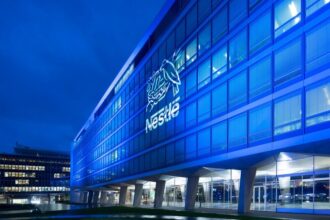 o mica bomba tocmai a explodat la nestle directorul general concediat din cauza unei relatii amoroase nedeclarate 68b5ed9f27b6b