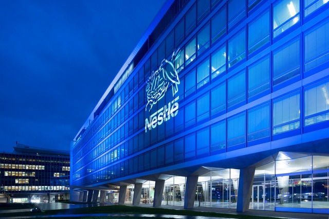 Un scandal de proporții la Nestlé: CEO-ul demis din cauza unei iubiri secrete! 1 o mica bomba tocmai a explodat la nestle directorul general concediat din cauza unei relatii amoroase nedeclarate 68b5ed9f27b6b