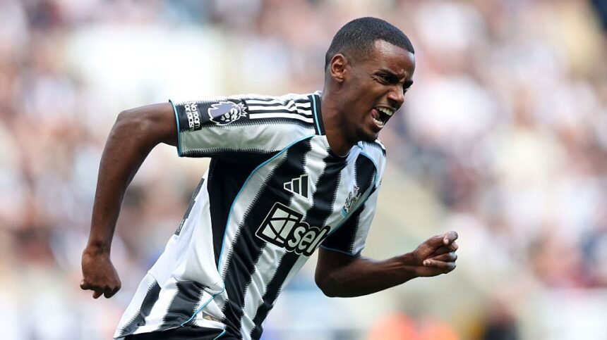OFICIAL: Alexander Isak, vârful de atac, semnează cu Liverpool după un transfer-record de la Newcastle! 1 oficial atacantul alexander isak transferat de newcastle la liverpool pentru o suma record 68b611487445d