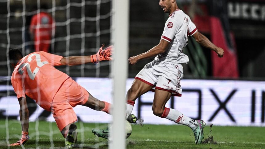OFICIAL: CFR Cluj aduce un vârf italian de 30 de ani din Serie C, cu statistici dezamăgitoare! 1 oficial cfr cluj a transferat astazi un atacant italian de 30 de ani de serie c cu cifre jenante 68cbee27af4ef