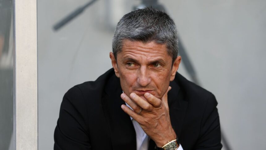 PAOK părea că se îndreaptă spre o victorie ușoară, conducând cu 3-1 pe ultima clasată, când a intervenit un eveniment surprinzător! Răzvan Lucescu a fost uluit! 1 paok o conducea cu 3 1 pe ultima clasata dupa s a intamplat ceva de necrezut razvan lucescu a ramas masca 68da216db4302