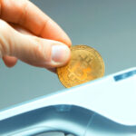 Pașapoarte achiziționate cu bitcoin: Destinațiile preferate de crypto-milionari pentru „vize de aur” 2 pasapoarte platite cu bitcoin tarile unde crypto milionarii investesc in vize de aur 68da710e9bbb1