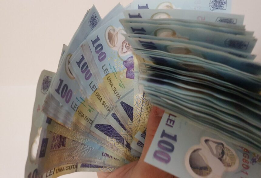 Economisiți bani acasă! Sfaturile Băncii Centrale Europene privind rezervele de urgență pentru primele 72 de ore 1 pastrati bani cash in casa recomanda banca centrala europeana vezi aici ce suma ar fi necesara pentru primele 72 de ore in cazul unei situatii de urgenta 68d5650bf2a2e