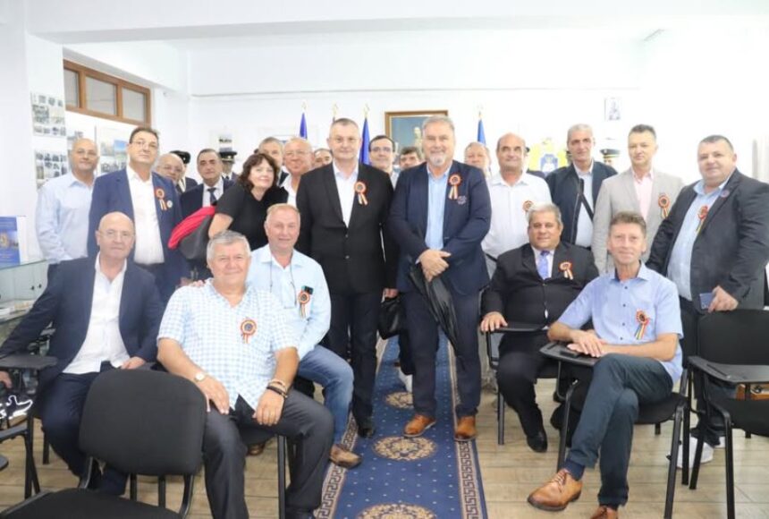 Reîntâlnire de suflet: Absolvenții promoției 1981–1985 la Colegiul Național Militar Alexandru Ioan Cuza din Constanța, după patru decenii 1 patru decenii de la absolvire promotia 1981 1985 s a reunit la colegiul national militar alexandru ioan cuza din constanta 68c657d1ddc0b