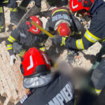 Tragedie în Câmpina: Doi muncitori surprinși de prăbușirea unui perete, unul dintre ei a decedat 3 peretele unei case din campina a cazut peste doi barbati care faceau reparatii unul dintre ei a murit 68cbd37c9b015