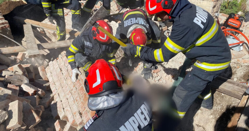 Tragedie în Câmpina: Doi muncitori surprinși de prăbușirea unui perete, unul dintre ei a decedat 1 peretele unei case din campina a cazut peste doi barbati care faceau reparatii unul dintre ei a murit 68cbd37c9b015
