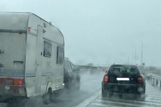 pericol pentru soferii de pe autostrada a2 o ploaie torentiala reduce vizibilitatea exista risc de acvaplanare 68dbcb29e5491