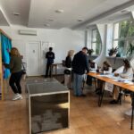 Peste 1.000 de moldoveni și-au exprimat deja opțiunea la urnele din Constanța 3 peste 1 000 de cetateni moldoveni au votat deja la sectia deschisa la constanta 68d955eef3f71