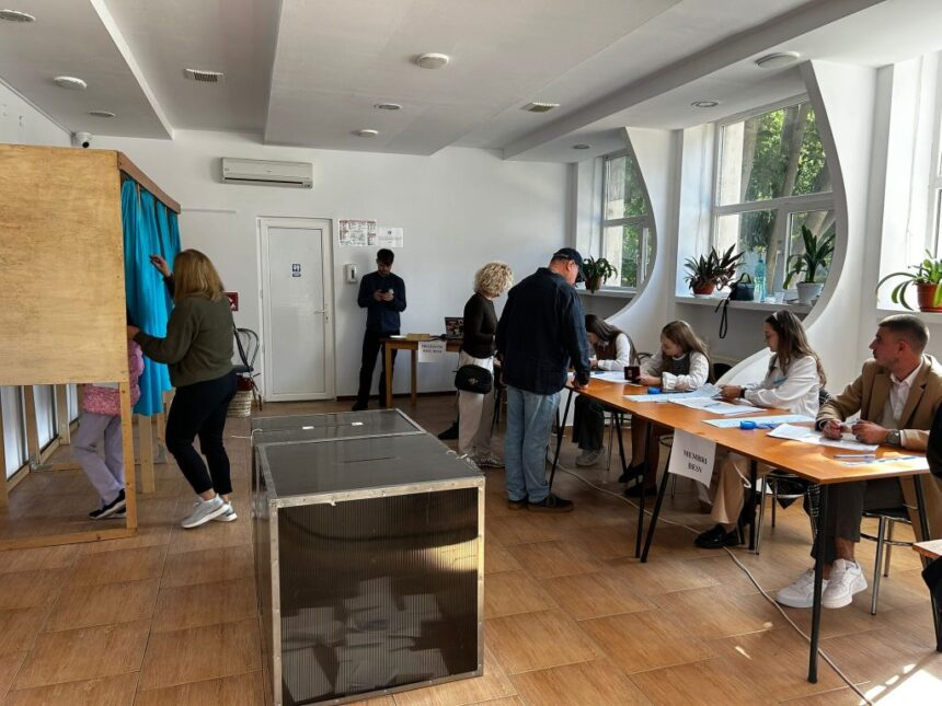 Peste 1.000 de moldoveni și-au exprimat deja opțiunea la urnele din Constanța 1 peste 1 000 de cetateni moldoveni au votat deja la sectia deschisa la constanta 68d955eef3f71