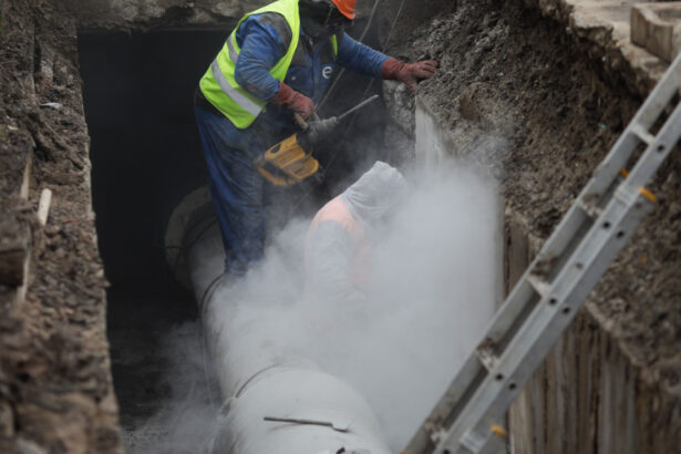 peste 1 100 de blocuri dintr un sector al capitalei raman fara apa calda cinci zile termoenergetica repara conducte vechi de 40 de ani 68b56d986752f