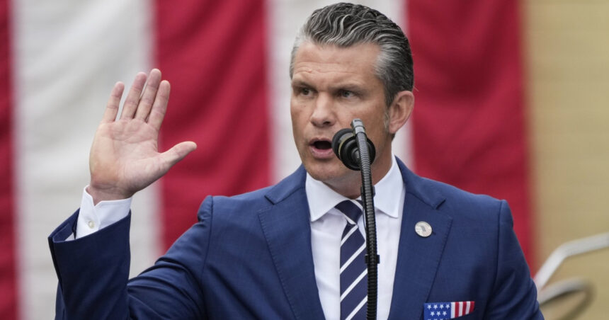 Pete Hegseth lansează o provocare „generalilor supraponderali” și stabilește noi criterii: „Dacă femeile reușesc, fantastic. Dacă nu, asta e viața!” 1 pete hegseth declara razboi generalilor grasi si anunta noi standarde daca femeile pot face fata excelent daca nu asta e 68dbe525b6a8b