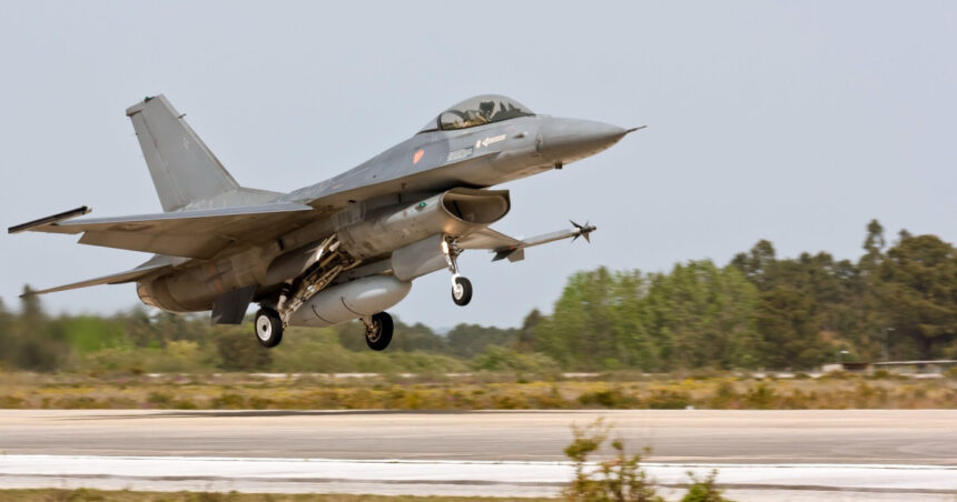 „NATO va reuși să oprească avioanele rusești ce sfidează granițele Alianței? Trump, Rutte și Rubio oferă perspective variate” 1 poate dobori nato avioanele rusesti care incalca spatiul aliantei trump rutte rubio o intrebare trei raspunsuri diferite 68d3a09916c07
