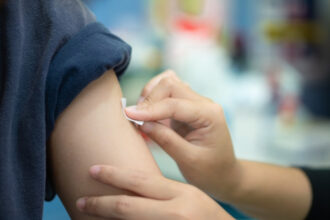 polonia verifica registrele de vaccinare ale unui numar de 100 000 de copii parintii risca amenzi mari 68d6bad88280a